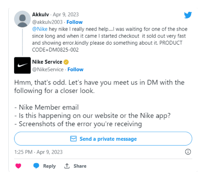 Twitter exchange: customer complains to Nike about a checkout error; Nike Service asks for email and screenshots via DM