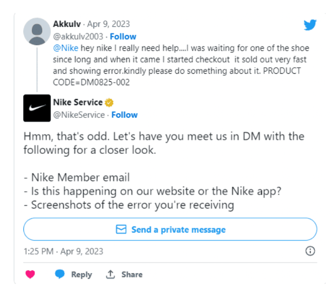 Twitter exchange: customer complains to Nike about a checkout error; Nike Service asks for email and screenshots via DM
